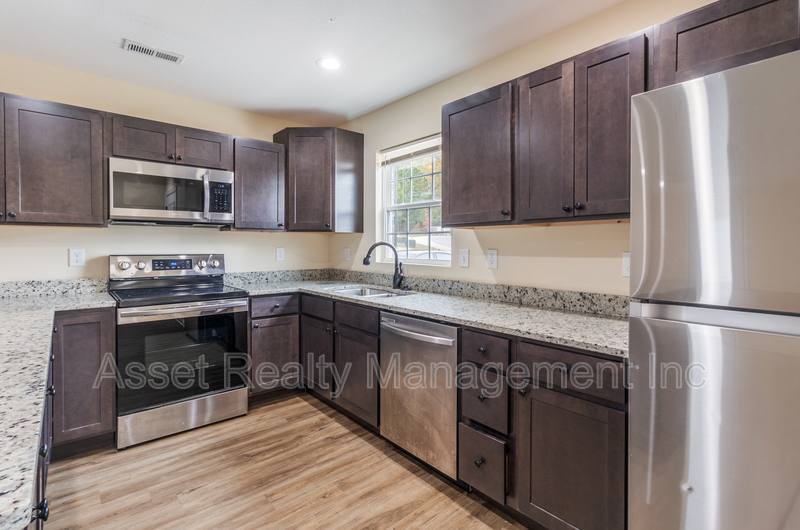 916 Warrior Hill Dr #1, Louisville, TN 37777 - Townhouse for Rent - Image 8