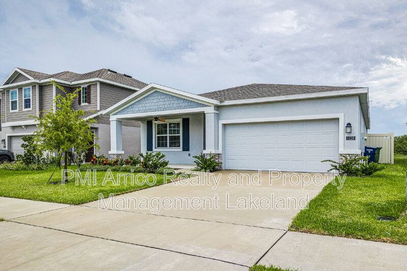 Apartment for rent at 1228 Tyler Lp, Winter Haven, FL 33884
