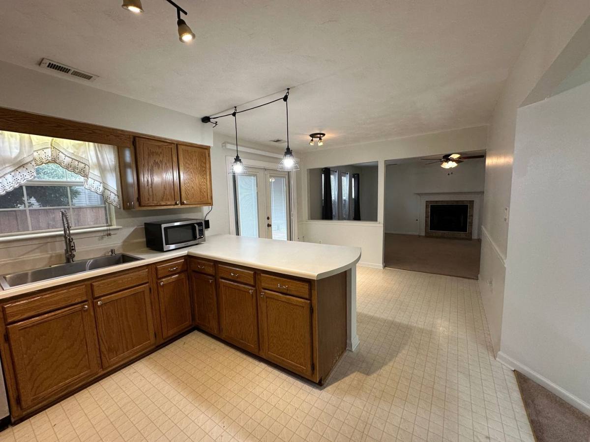 House for rent at 912 Bellgate Court, Newport News, VA 23602