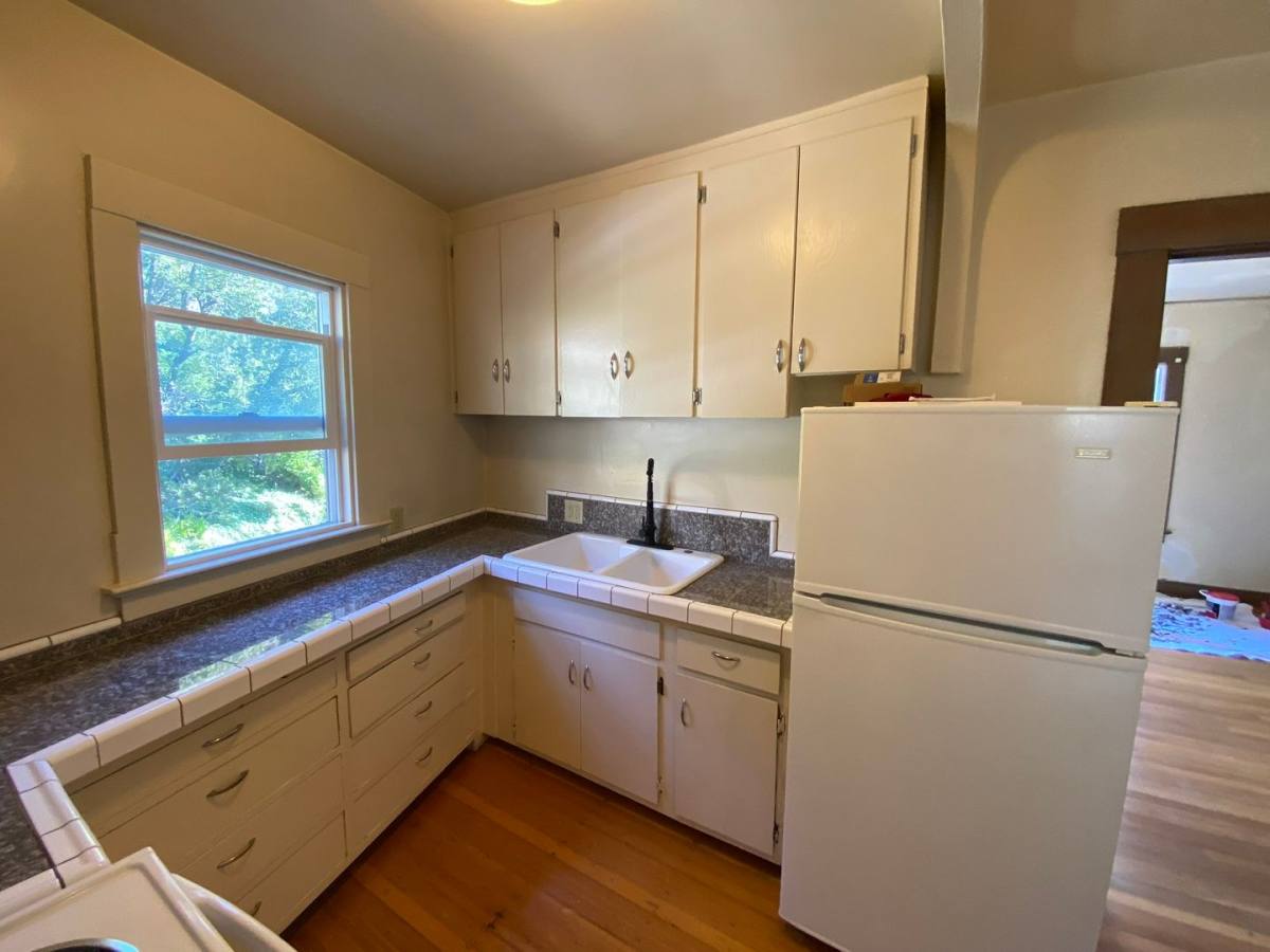 Apartment for rent at 319 N 8th Terrace, Coos Bay, OR 97420