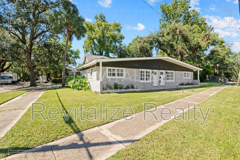 House for rent at 310 Regina Ave #B, Mobile, AL 36604