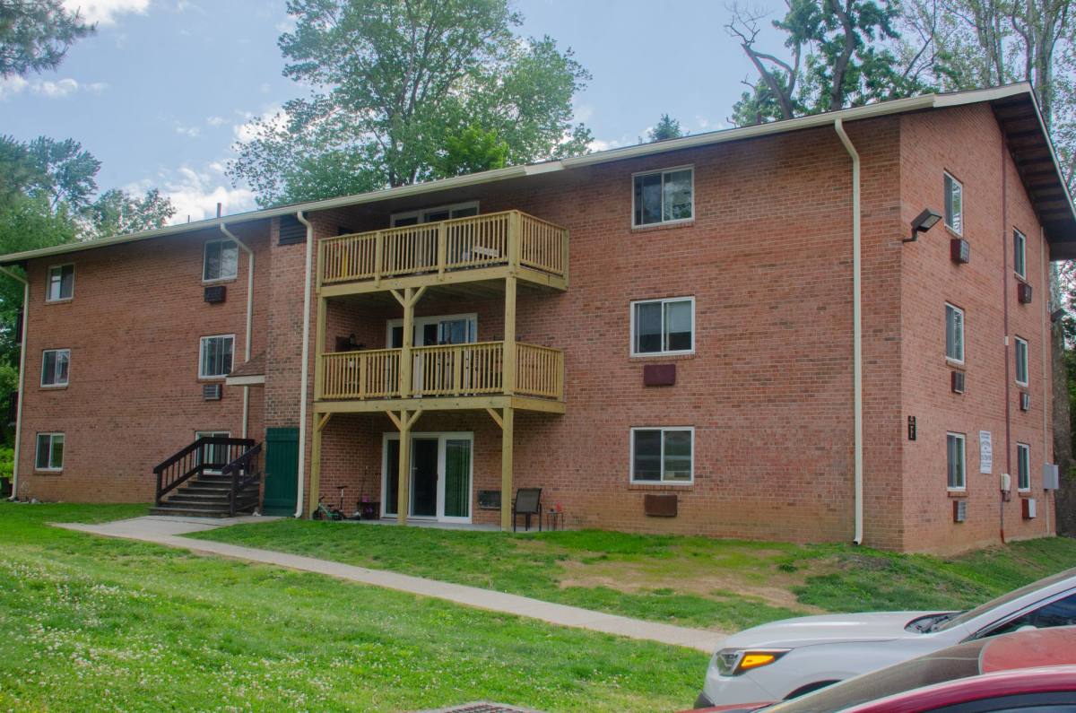Apartment for rent at 1901 W Chester Pike, Havertown, PA 19083
