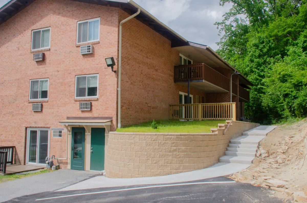 Apartment for rent at 1901 W Chester Pike, Havertown, PA 19083