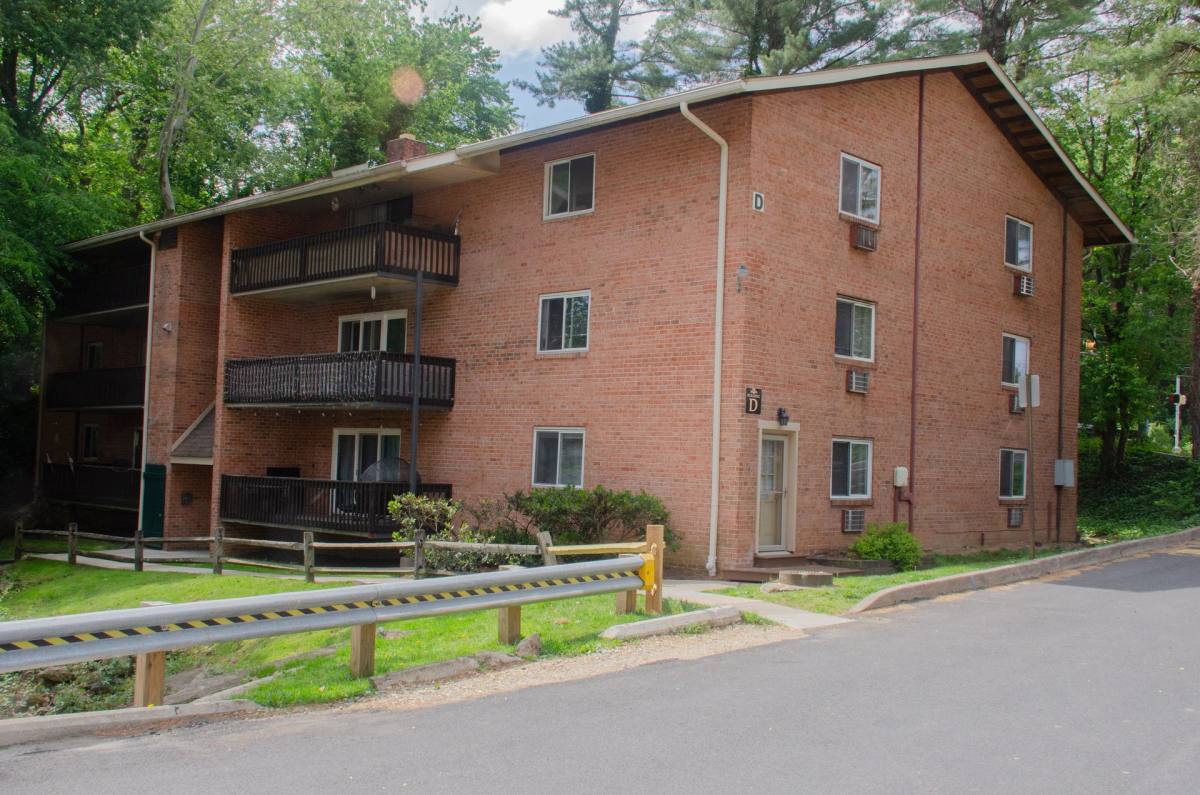 Apartment for rent at 1901 W Chester Pike, Havertown, PA 19083