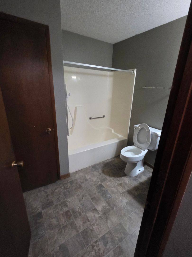 Apartment for rent at 304 Fairburn St, Fonda, IA 50540