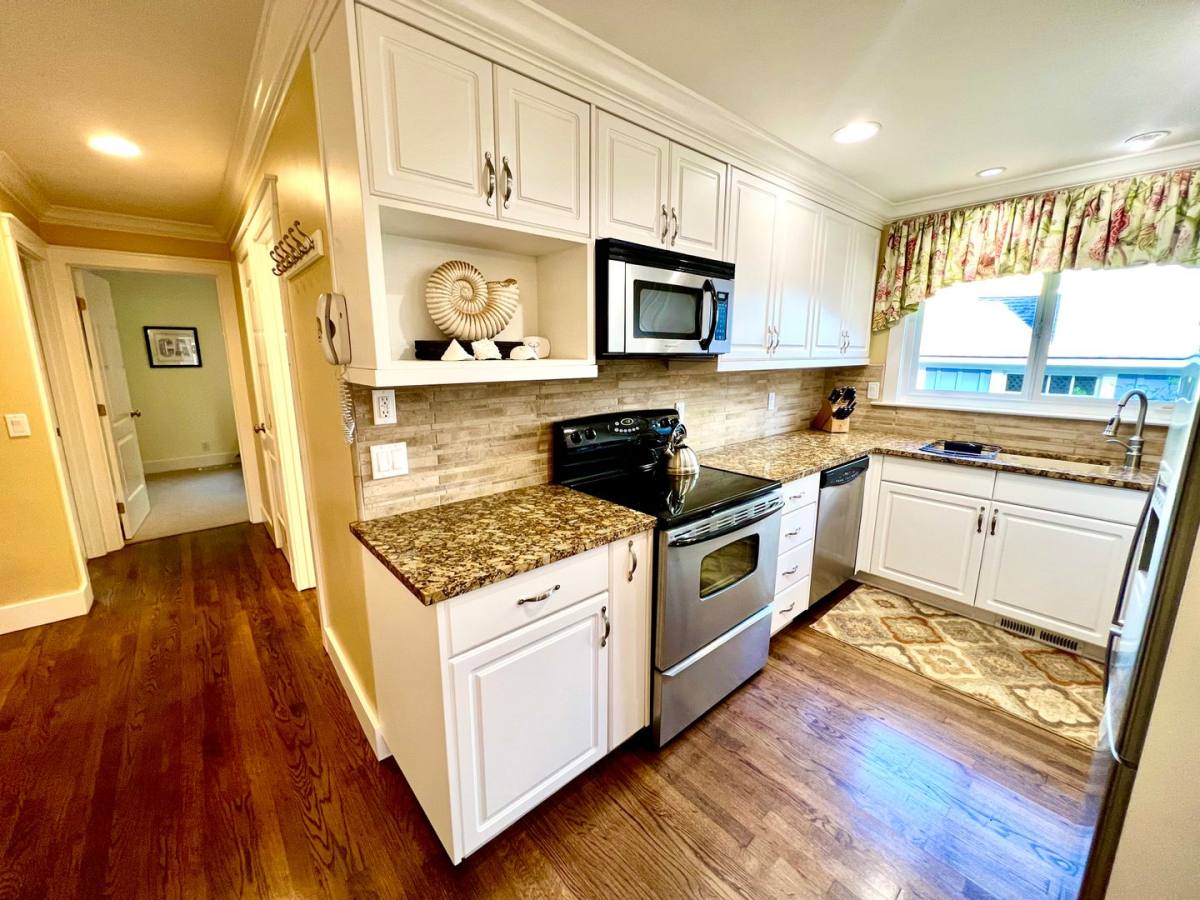 House for rent at 146 16th St, Pacific Grove, CA 93950