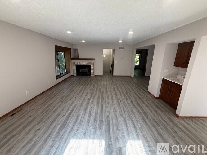 Townhouse for rent at 5540 Malibu Dr, Minneapolis, MN 55436