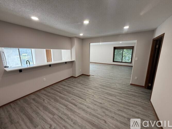 Townhouse for rent at 5540 Malibu Dr, Minneapolis, MN 55436