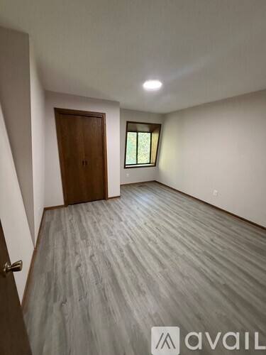 Townhouse for rent at 5540 Malibu Dr, Minneapolis, MN 55436