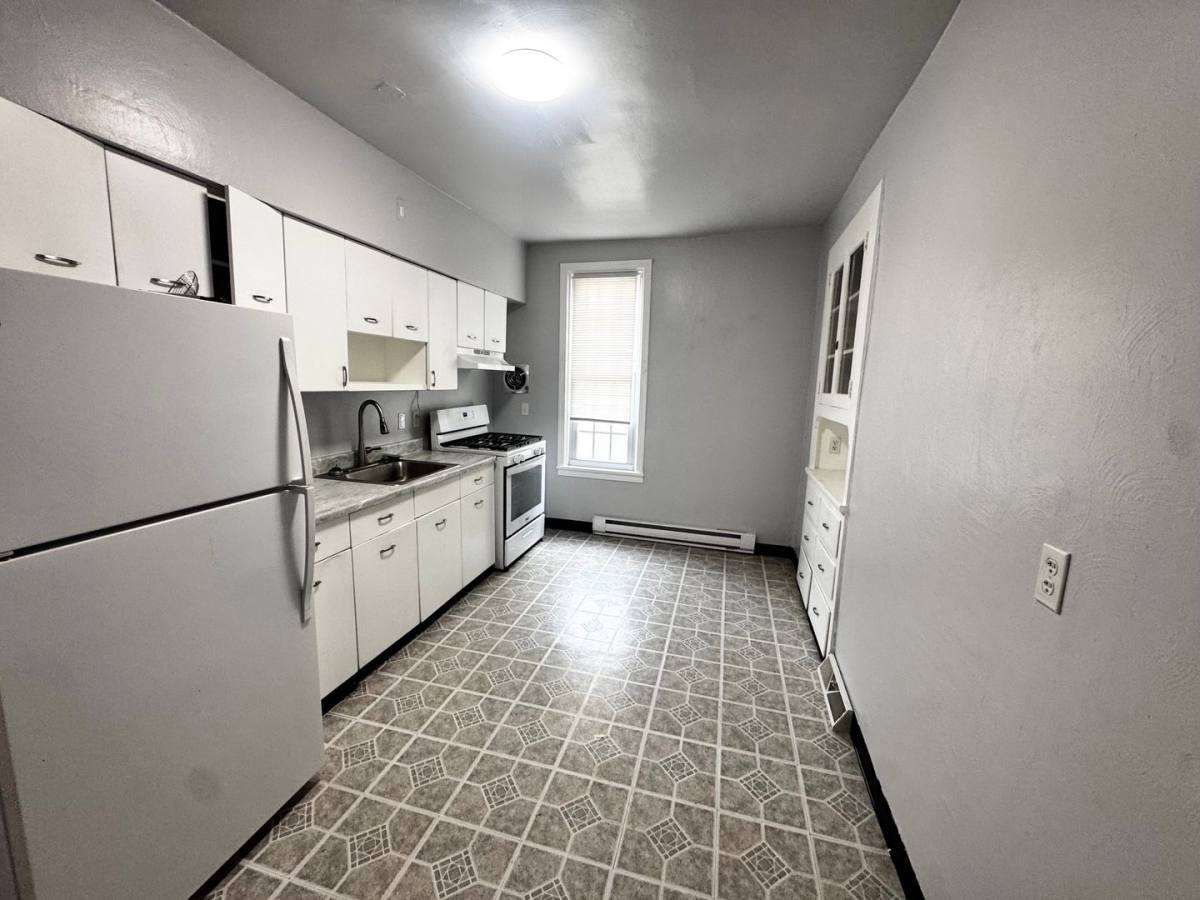 Apartment for rent at 725 Chartiers St, Bridgeville, PA 15017