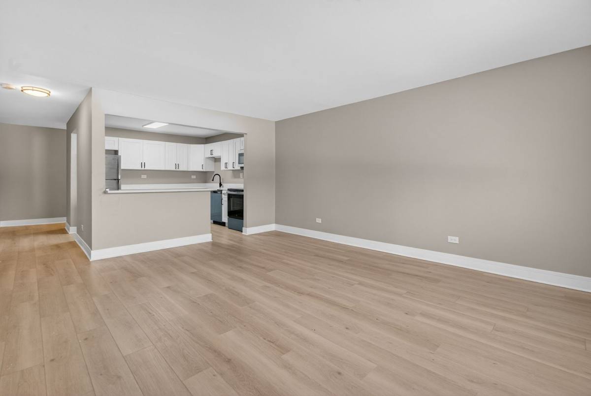 Apartment for rent at 313 S Hickory St, Mundelein, IL 60060