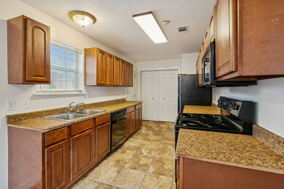House for rent at 5140 Westlake Dr, New Orleans, LA 70126