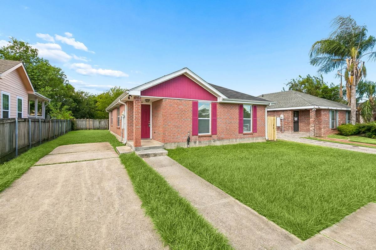 House for rent at 5140 Westlake Dr, New Orleans, LA 70126