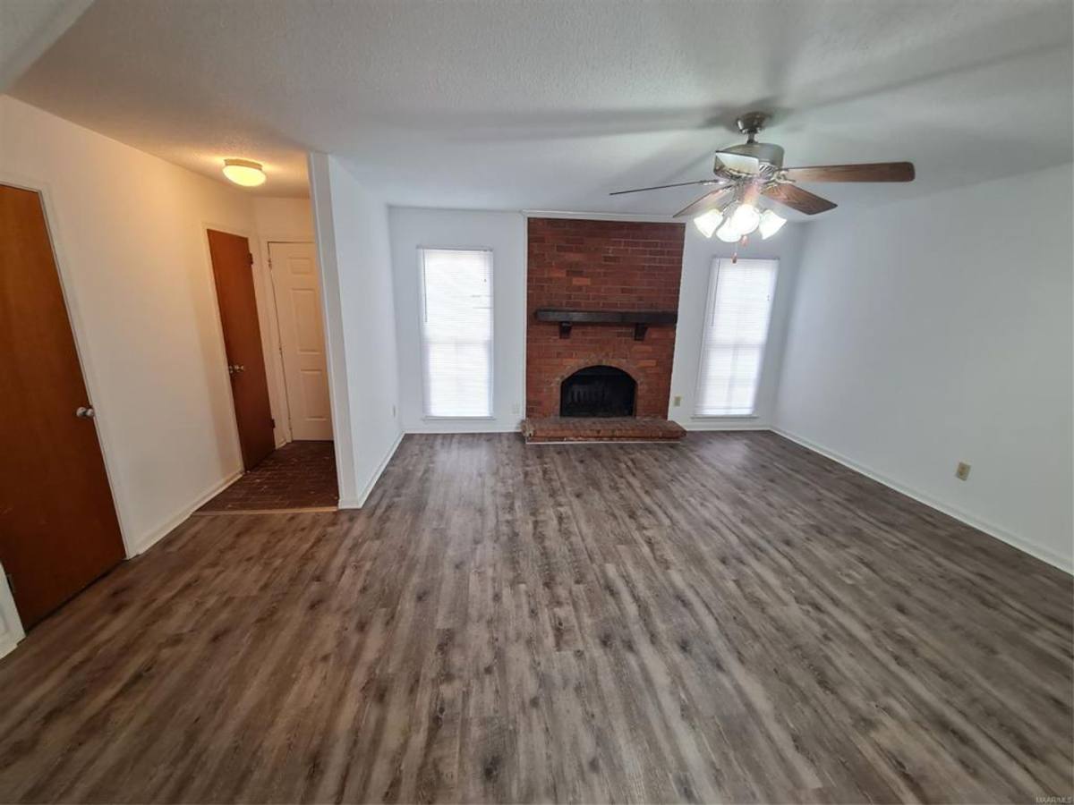 Townhouse for rent at 2136 Rexford Rd, Montgomery, AL 36116