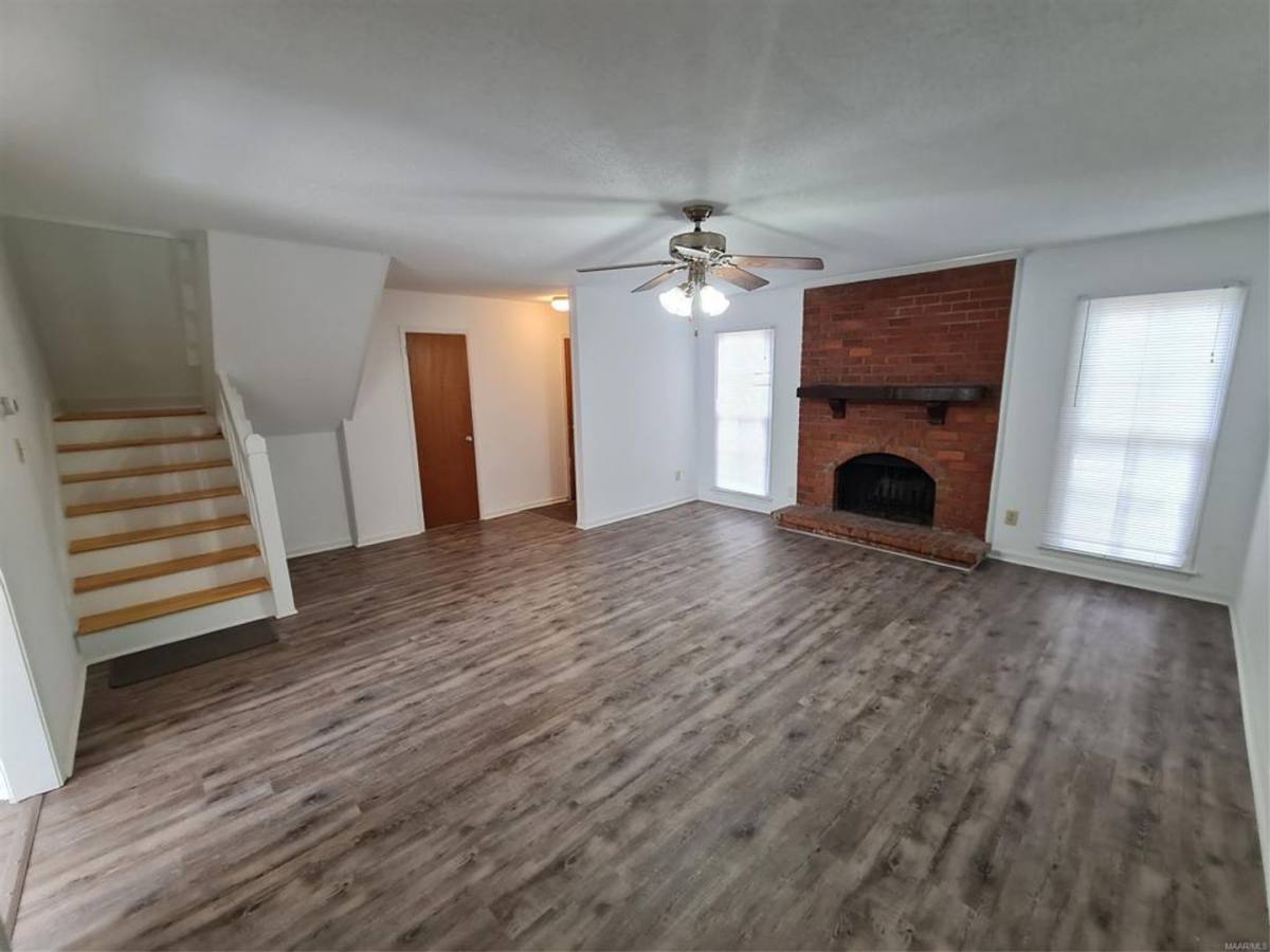 Townhouse for rent at 2136 Rexford Rd, Montgomery, AL 36116
