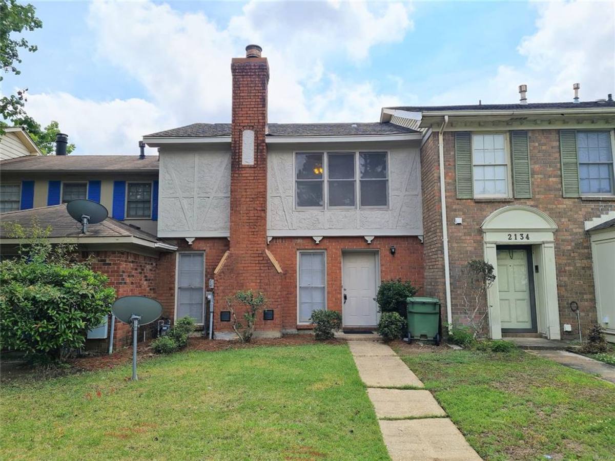 Townhouse for rent at 2136 Rexford Rd, Montgomery, AL 36116