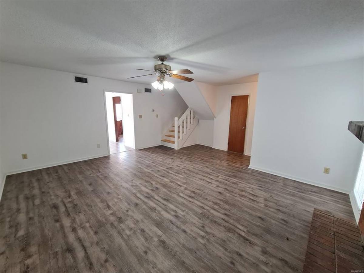 Townhouse for rent at 2136 Rexford Rd, Montgomery, AL 36116