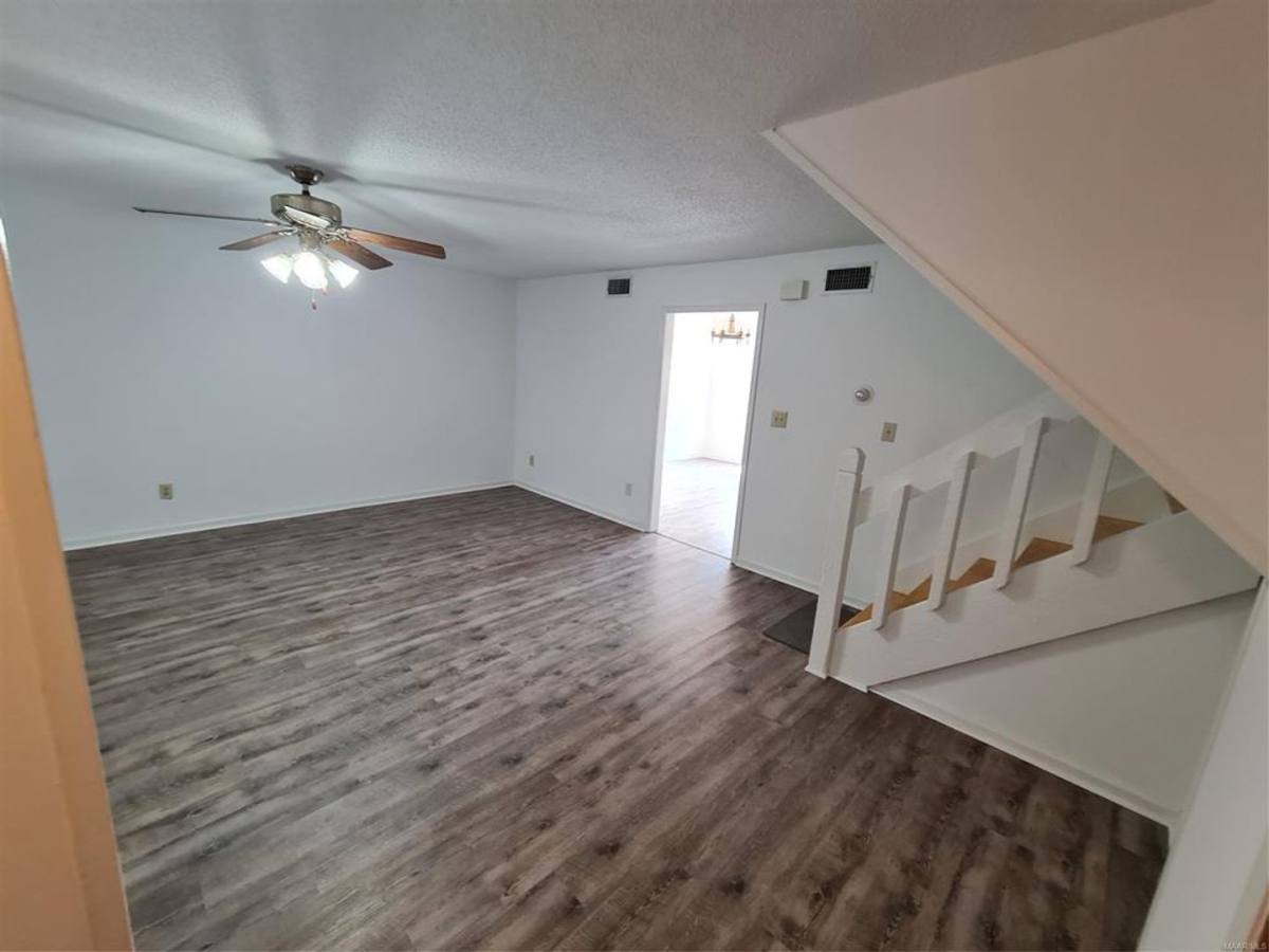 Townhouse for rent at 2136 Rexford Rd, Montgomery, AL 36116