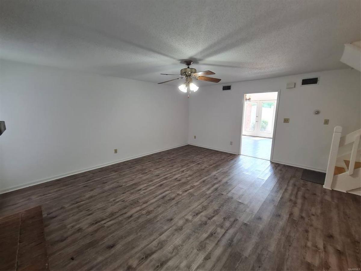 Townhouse for rent at 2136 Rexford Rd, Montgomery, AL 36116