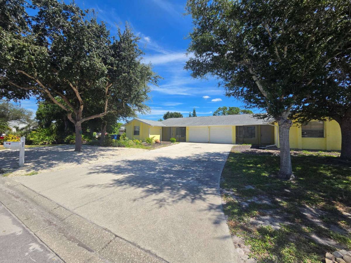 Townhouse for rent at 653 Harvey St, Englewood, FL 34223