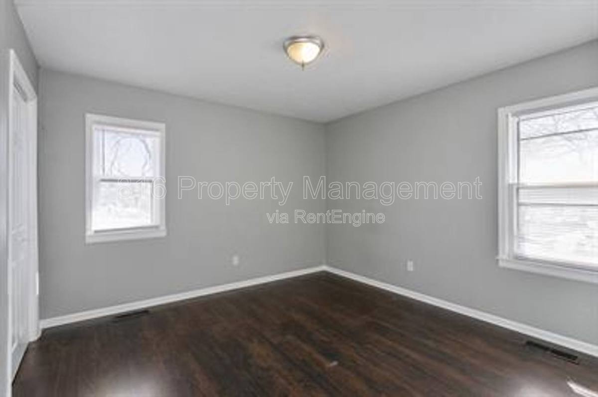 Apartment for rent at 1229 W Hayward Ave #A, Independence, MO 64052