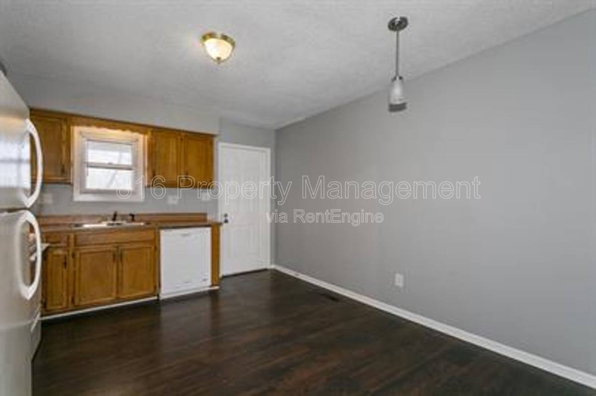 Apartment for rent at 1229 W Hayward Ave #A, Independence, MO 64052