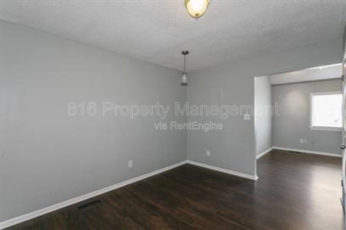 Apartment for rent at 1229 W Hayward Ave #A, Independence, MO 64052