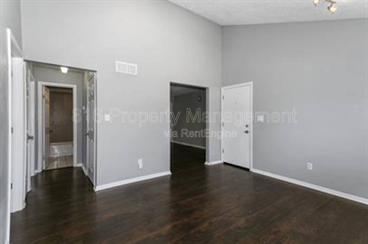 Apartment for rent at 1229 W Hayward Ave #A, Independence, MO 64052