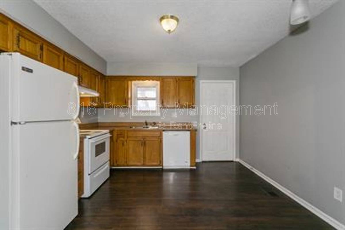 Apartment for rent at 1229 W Hayward Ave #A, Independence, MO 64052