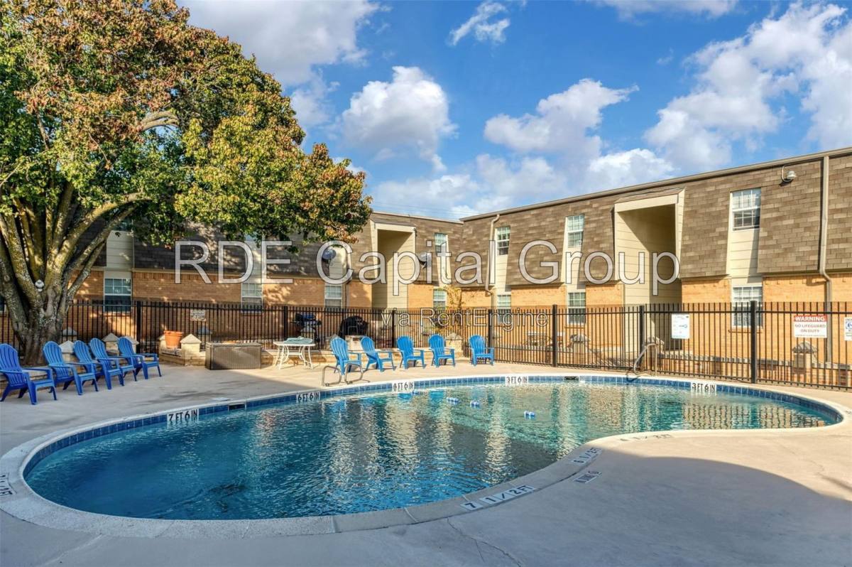 Apartment for rent at 7054 Glenview Dr #66, North Richland Hills, TX 76180