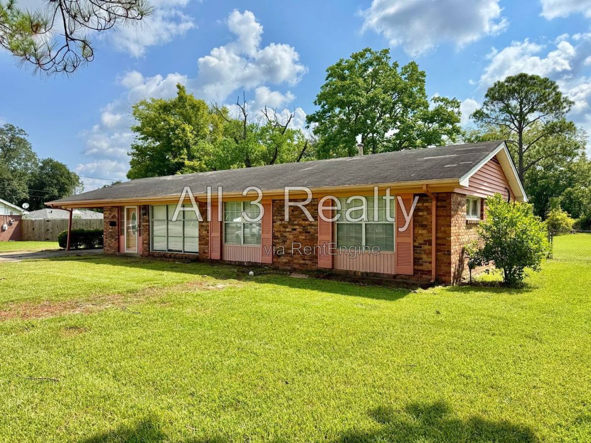 House for rent at 1311 Marlowe Dr, Montgomery, AL 36116