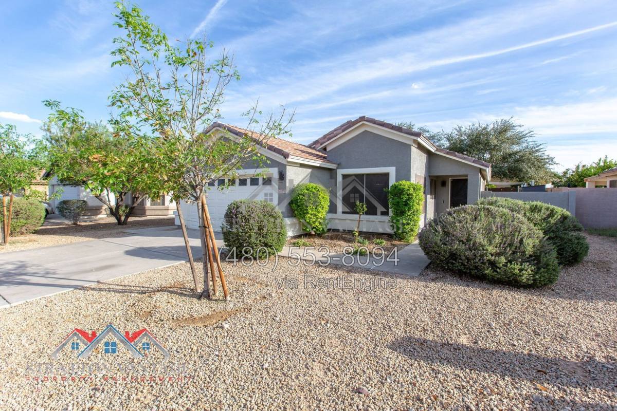 House for rent at 13715 W Rancho Dr, Litchfield Park, AZ 85340