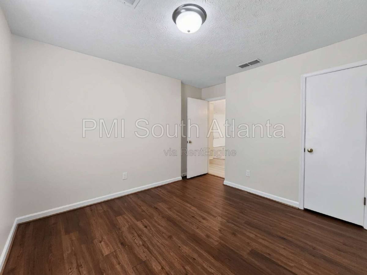 Townhouse for rent at 5640 Waterford Court, Morrow, GA 30260