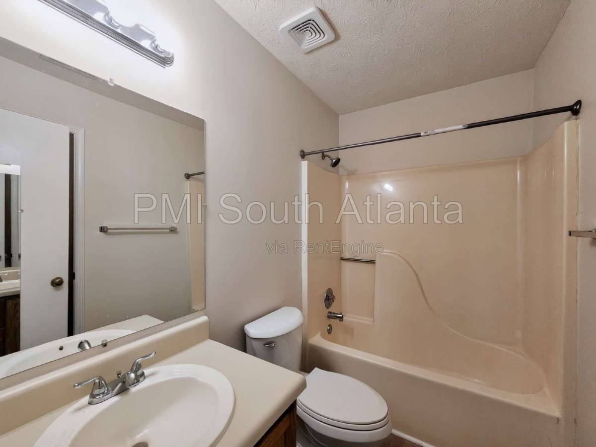 Townhouse for rent at 5640 Waterford Court, Morrow, GA 30260