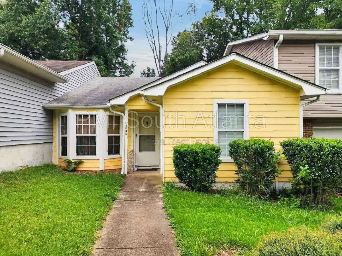 Townhouse for rent at 5640 Waterford Court, Morrow, GA 30260