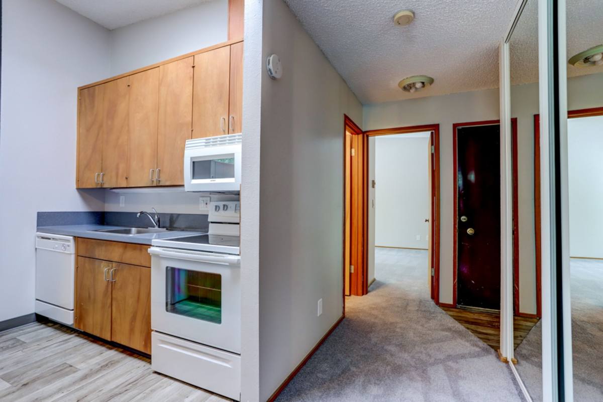 Apartment for rent at 3030-3032 SW 4th Ave, Portland, OR 97201