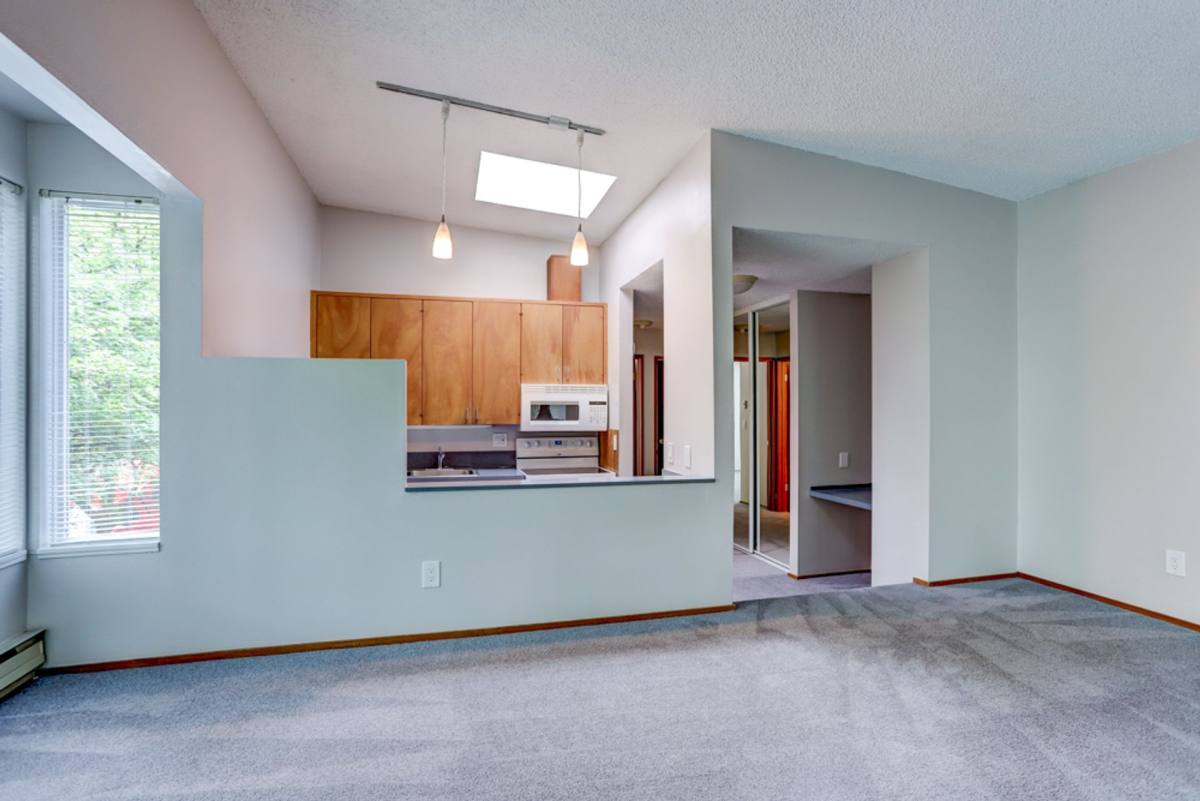 Apartment for rent at 3030-3032 SW 4th Ave, Portland, OR 97201