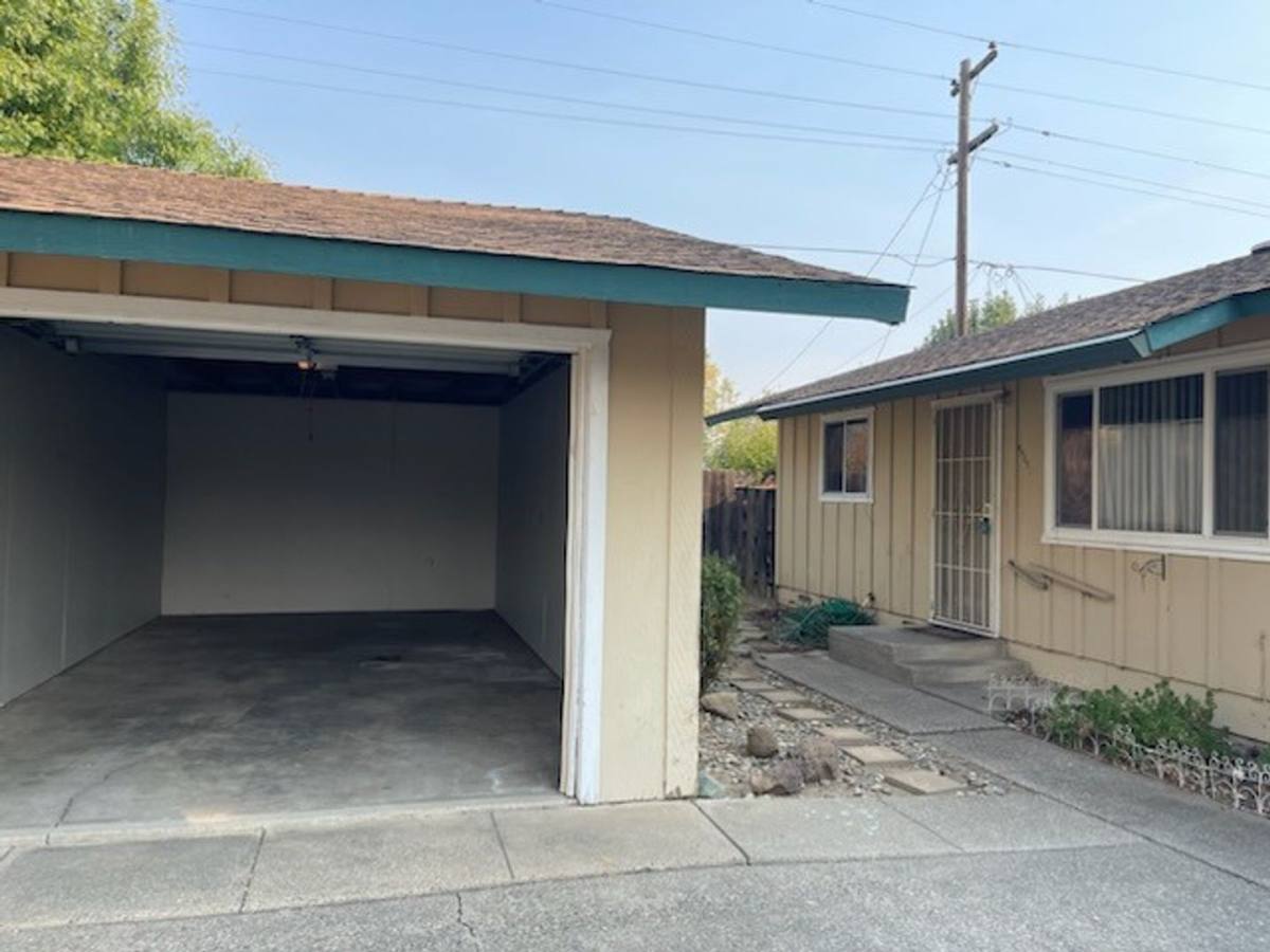 Apartment for rent at 3260-3290 Stingy Lane, Anderson, CA 96007