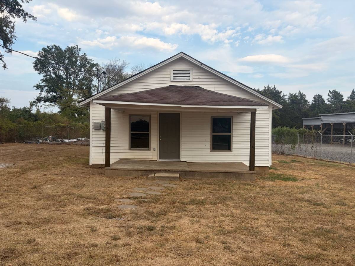 House for rent at 1231 Oak Grove Rd, Van Buren, AR 72956