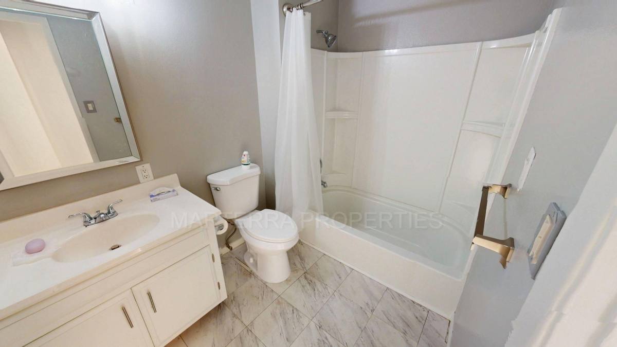 Apartment for rent at 4922 Kona Dr, Huntington Beach, CA 92649