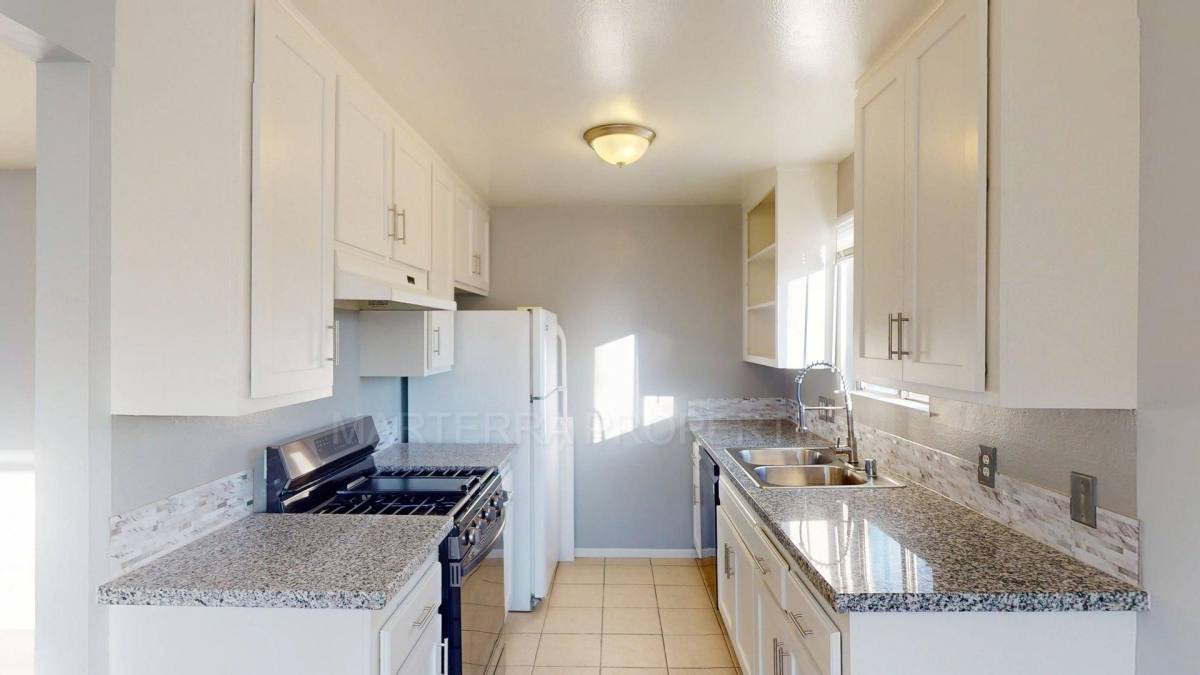 Apartment for rent at 4922 Kona Dr, Huntington Beach, CA 92649