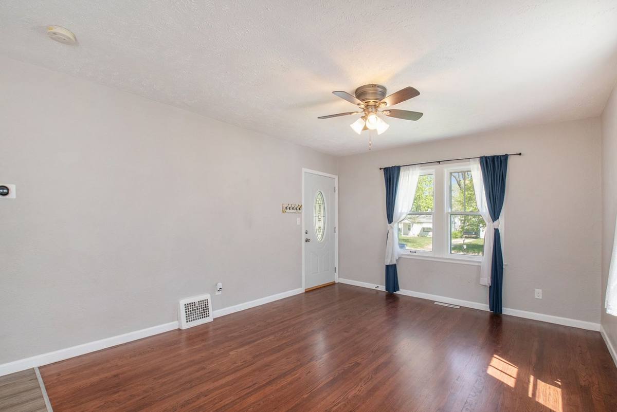 House for rent at 2006 Main St, Bellevue, NE 68005