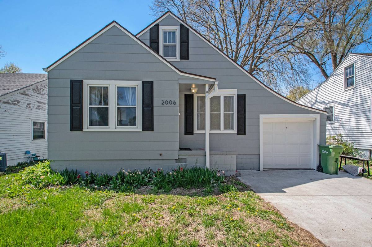 House for rent at 2006 Main St, Bellevue, NE 68005