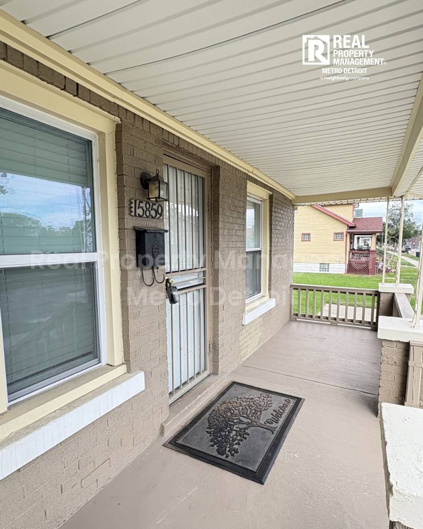 House for rent at 15859 Santa Rosa Dr, Detroit, MI 48238