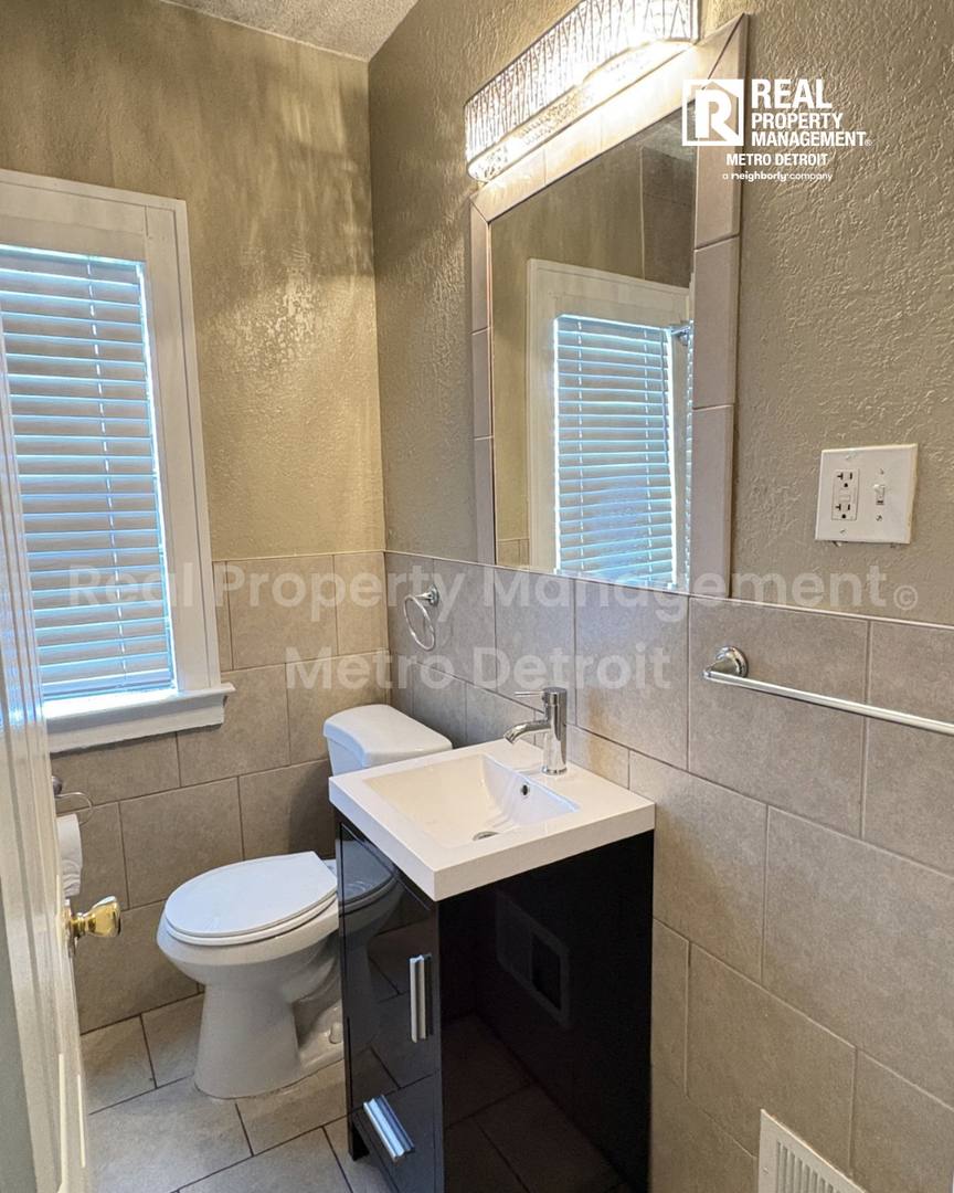 House for rent at 15859 Santa Rosa Dr, Detroit, MI 48238