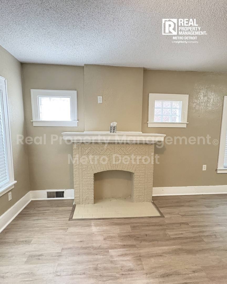 House for rent at 15859 Santa Rosa Dr, Detroit, MI 48238