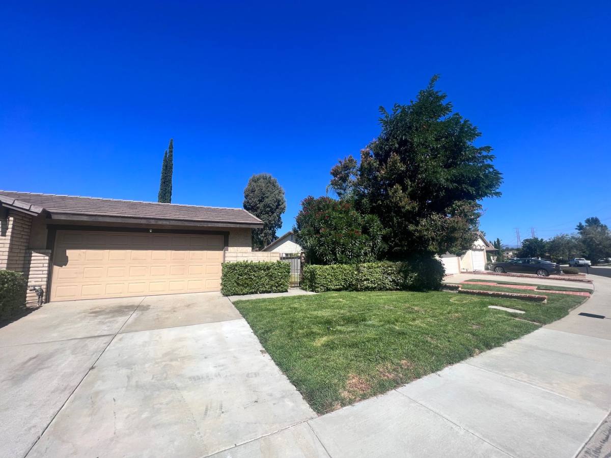 House for rent at 25587 Alicante Dr, Valencia, CA 91355