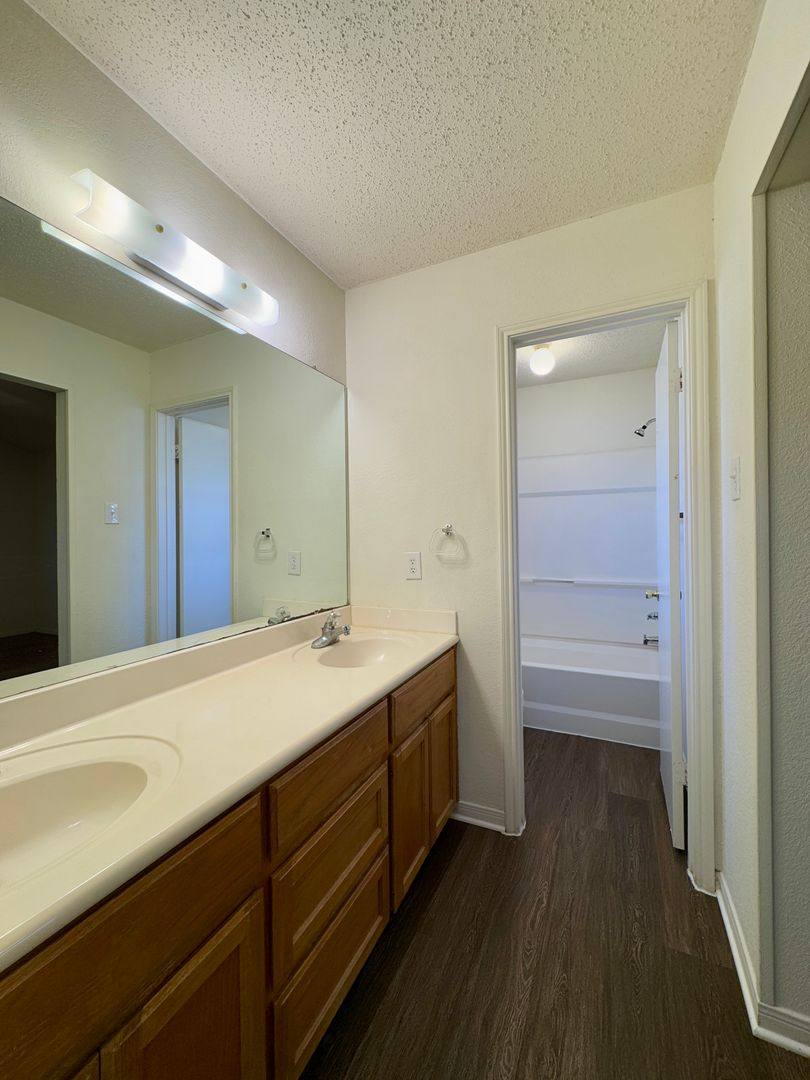 House for rent at 1008 Parkview Circle, Hewitt, TX 76643