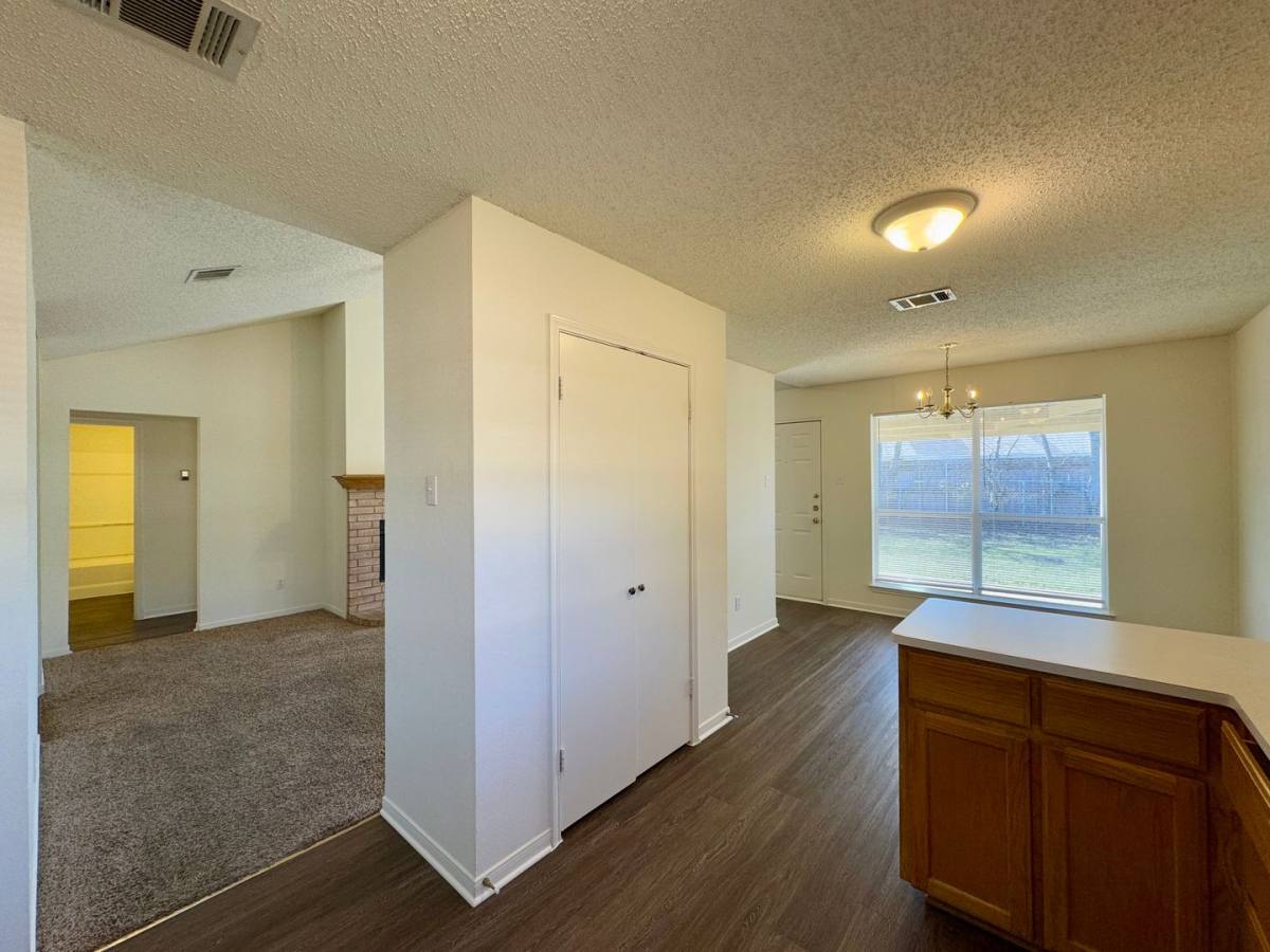 House for rent at 1008 Parkview Circle, Hewitt, TX 76643