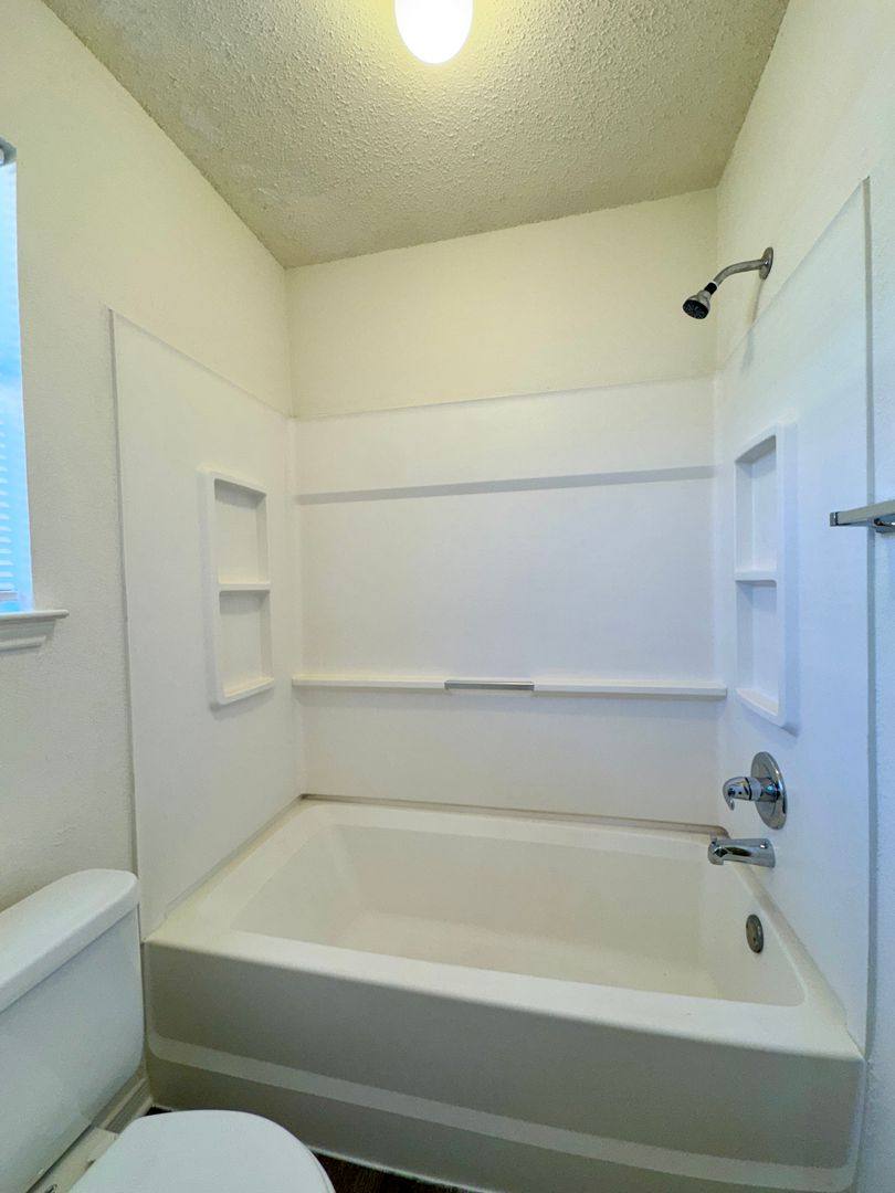 House for rent at 1008 Parkview Circle, Hewitt, TX 76643